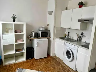 Cuisine ou kitchenette dans l'établissement Le Studio Lumineux