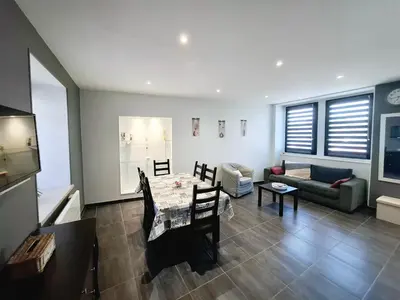 Coin salon dans l'établissement Gîte Dameryat