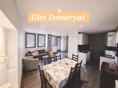 Cuisine ou kitchenette dans l'établissement Gîte Dameryat