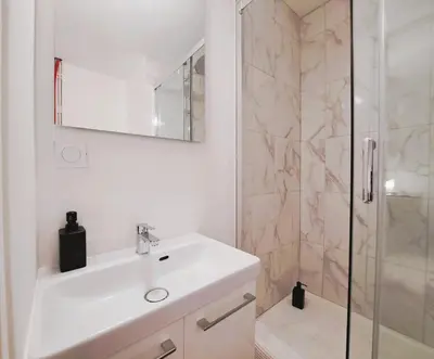 Salle de bains dans l'établissement Palerme - 2P - confortable studio