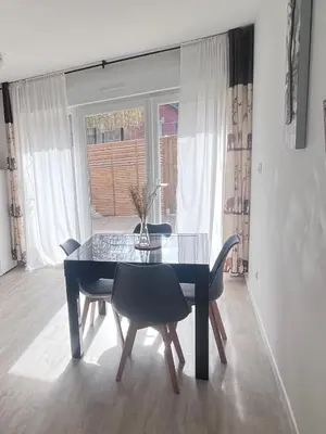 Télévision ou salle de divertissement dans l'établissement La Maison de Lilou - Gîtes en Champagne