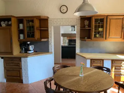 Cuisine ou kitchenette dans l'établissement Cozy family home in Champagne-en-Ardenne 8p