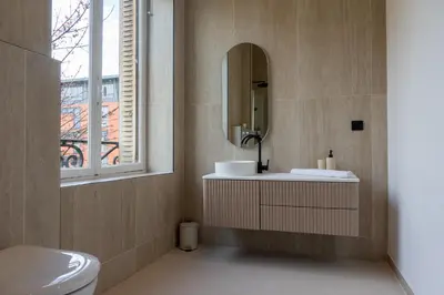 Salle de bains dans l'établissement Suite Arche - Maison les Arcades au pied de la Gare de Charleville-Mézières