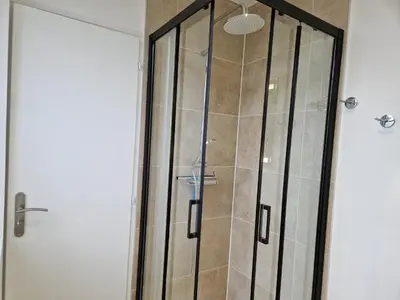 Salle de bains dans l'établissement Bienvenue Au Margny Nest