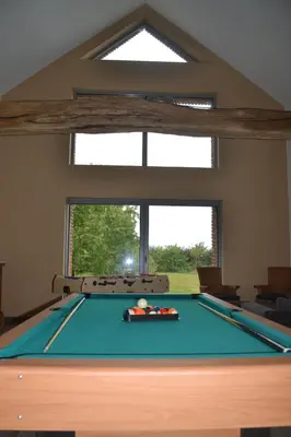 Billard dans l'établissement Gîte du Bois la Dame