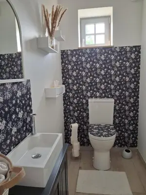 Salle de bains dans l'établissement Gîte du Bois la Dame