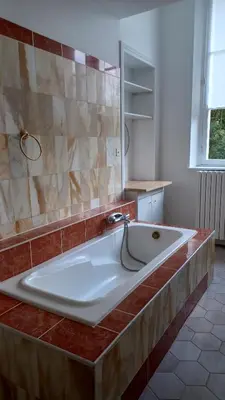 Salle de bains dans l'établissement Appartement dans Château