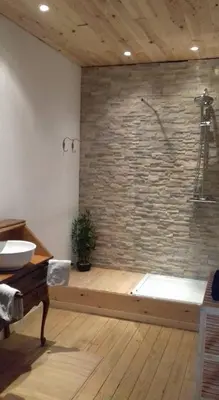 Salle de bains dans l'établissement Château de Nettancourt