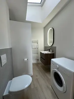 Salle de bains dans l'établissement Suite Nova 4 personnes - Vue Hôtel de Ville - à quelques minutes du centre-ville de Charleville-Mézières