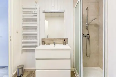 Salle de bains dans l'établissement Gîte de la Manufacture - Studio St-Gobain
