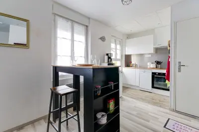 Cuisine ou kitchenette dans l'établissement Gîte de la Manufacture - Studio St-Gobain