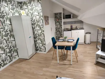Cuisine ou kitchenette dans l'établissement Chic Studio with Parking in Charleville-Mézières