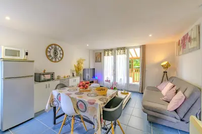 Cuisine ou kitchenette dans l'établissement Gîte de la Sambre - Gîte pour 4p
