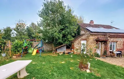 Jardin de l'établissement Nice Home In Boissy Le Châtel With Swimming Pool