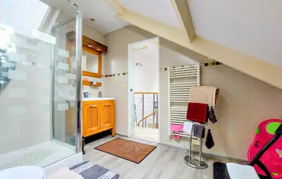 Plan de l'établissement Nice Home In Boissy Le Châtel With Swimming Pool
