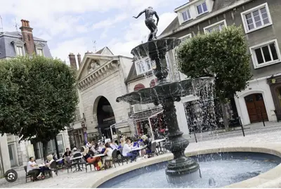 Clients de l'établissement Le Parisien - Calme et central