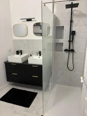 Salle de bains dans l'établissement L instant pétillant
