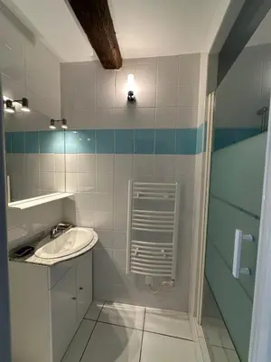 Salle de bains dans l'établissement La Maison des Ormes