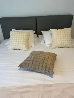 Un ou plusieurs lits dans un hébergement de l'établissement Maison cosy avec jardin privé hypercentre Charleville-Mézières à deux pas de la Place Ducale