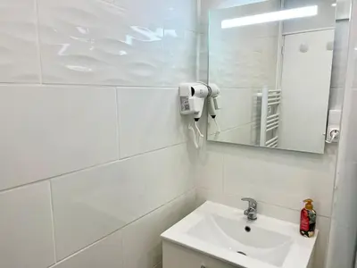 Salle de bains dans l'établissement City Break des Sacres de Reims Forum