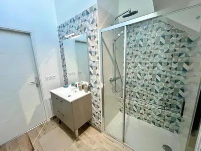 Salle de bains dans l'établissement Slow Life Cœur des Moissons Parking inclus