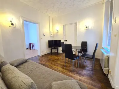 Télévision ou salle de divertissement dans l'établissement Lìsbonne - Appartement calme et agréable