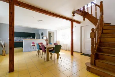 Cuisine ou kitchenette dans l'établissement L'Orée du Bois - Avec Jardin