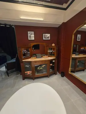 Plan de l'établissement Love room - Jacuzzi - Salle de jeux complète