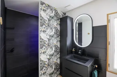 Salle de bains dans l'établissement La Ptite Maison Ardennaise