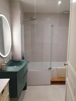 Salle de bains dans l'établissement L'Alchimiste Centre d'Epernay