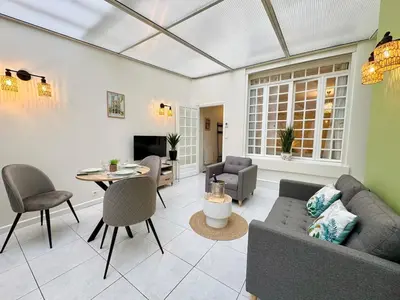 Coin salon dans l'établissement L'Orée du 54 - Hypercentre Reims