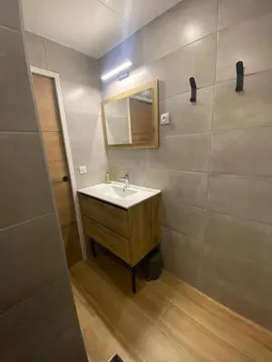 Salle de bains dans l'établissement Appartement duplex au calme
