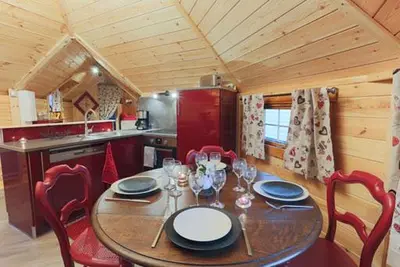 Cuisine ou kitchenette dans l'établissement Gîte Les Lapinous