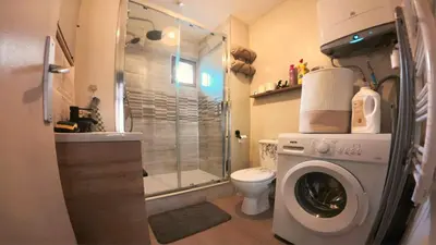 Salle de bains dans l'établissement Studio Cosy 32 m2 hyper centre Châlons-en-Champagne
