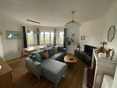 Télévision ou salle de divertissement dans l'établissement Joli appartement secteur Mézières