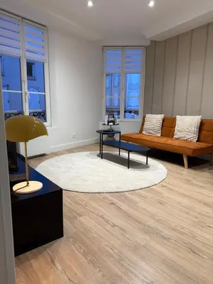 Coin salon dans l'établissement L'écrin orange, Wifi et parking gratuit