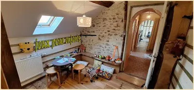 Plan de l'établissement Maison champètre avec 8 couchage à 35' disney proche studio cinéma TSF 77 au milieu d'un corps de ferme