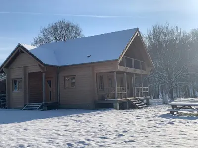 L'établissement Au Chalet d'Aurélie en hiver