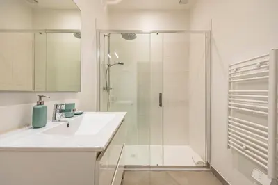 Salle de bains dans l'établissement Le Clovis - Reims Cathédrale