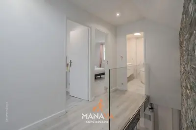 Salle de bains dans l'établissement La Villa Bora, 14 pers, 10 min Disneyland Paris