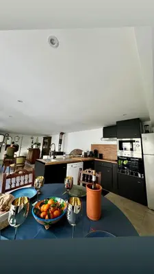 Cuisine ou kitchenette dans l'établissement Maison de ville Champenoise