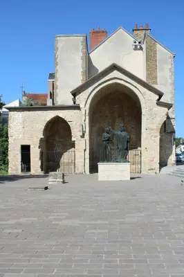 Façade ou entrée de l'établissement F2 between Cathedral and Basilica
