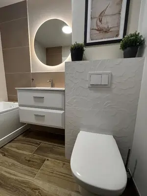 Salle de bains dans l'établissement HENRI, Reims centre, calme et confort