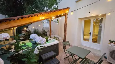 Jardin de l'établissement La suite Frêne