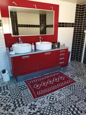 Salle de bains dans l'établissement Chez Monique