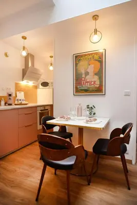 Cuisine ou kitchenette dans l'établissement Une pause rémoise cocooning au centre ville