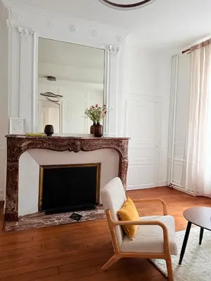 Coin salon dans l'établissement - Cosy Chastillon - Lumineux Appartement 2 chambres - En plein cœur du centre-ville