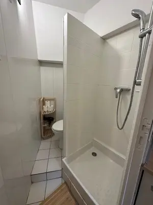Salle de bains dans l'établissement Studio centre ville à 10 min de la gare