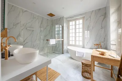 Salle de bains dans l'établissement Villa Les Roches - Confort & Relaxation