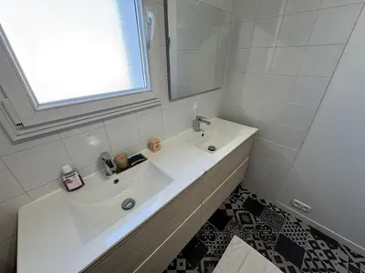 Salle de bains dans l'établissement Maison familiale centre-ville